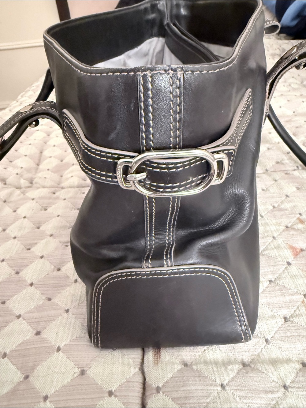 Cole Haan Black Leather Shoulder Bag with Contrast Stitching